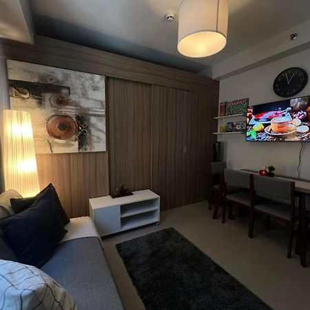 Shore 2 Residences High Speed Internet Walking Distance To Moa And Ikea Манила Екстериор снимка