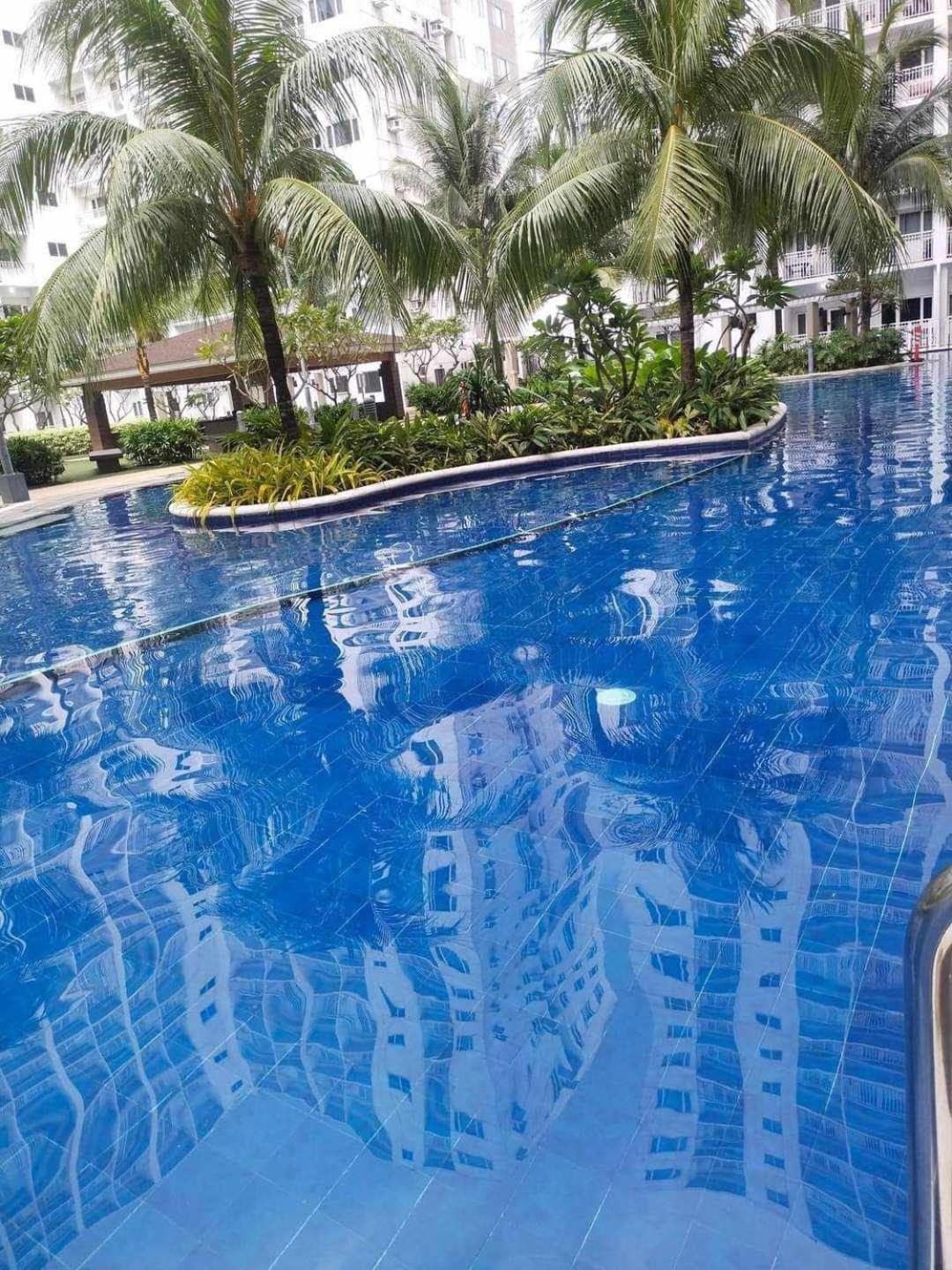 Shore 2 Residences High Speed Internet Walking Distance To Moa And Ikea Манила Екстериор снимка