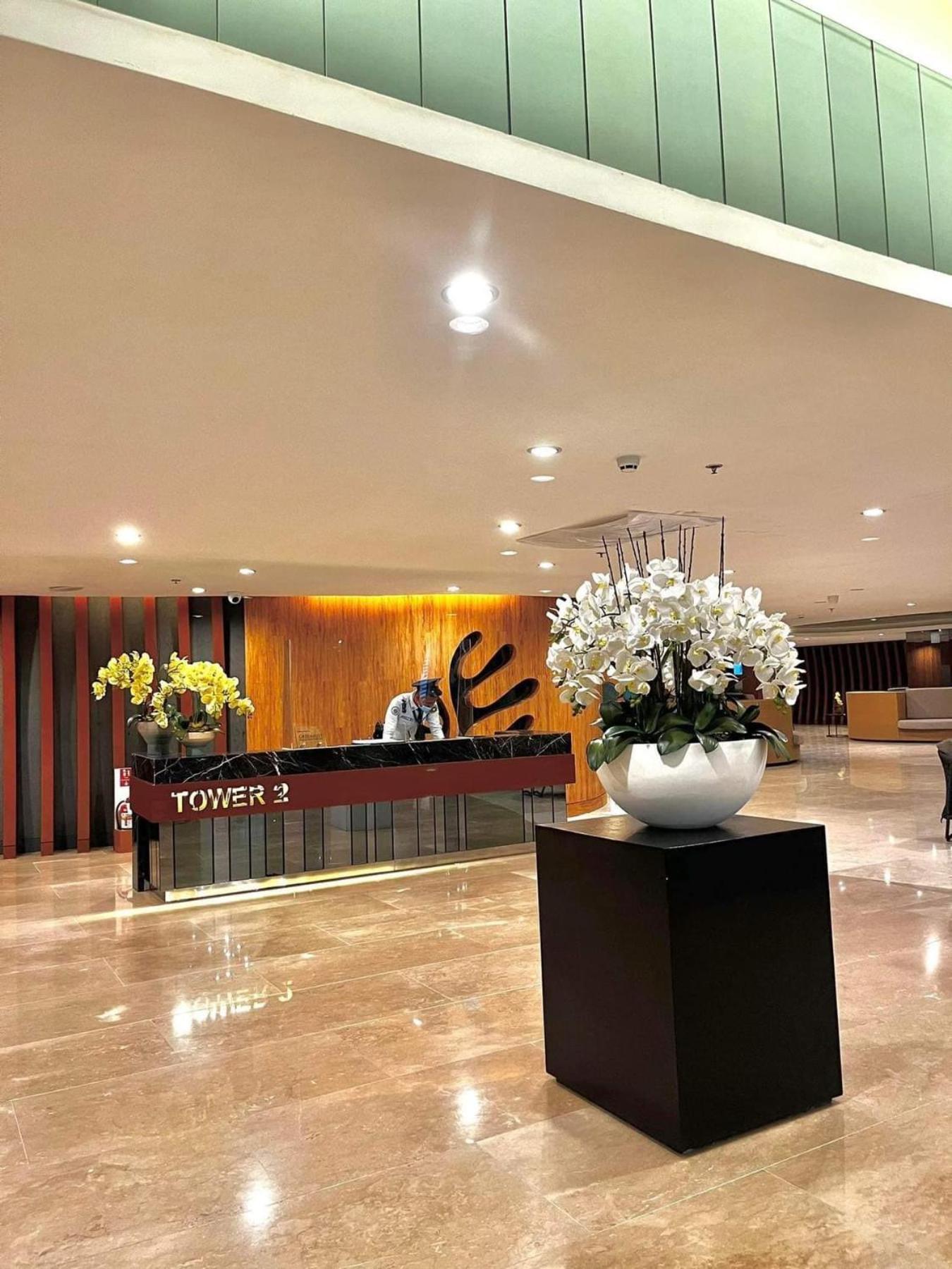 Shore 2 Residences High Speed Internet Walking Distance To Moa And Ikea Манила Екстериор снимка