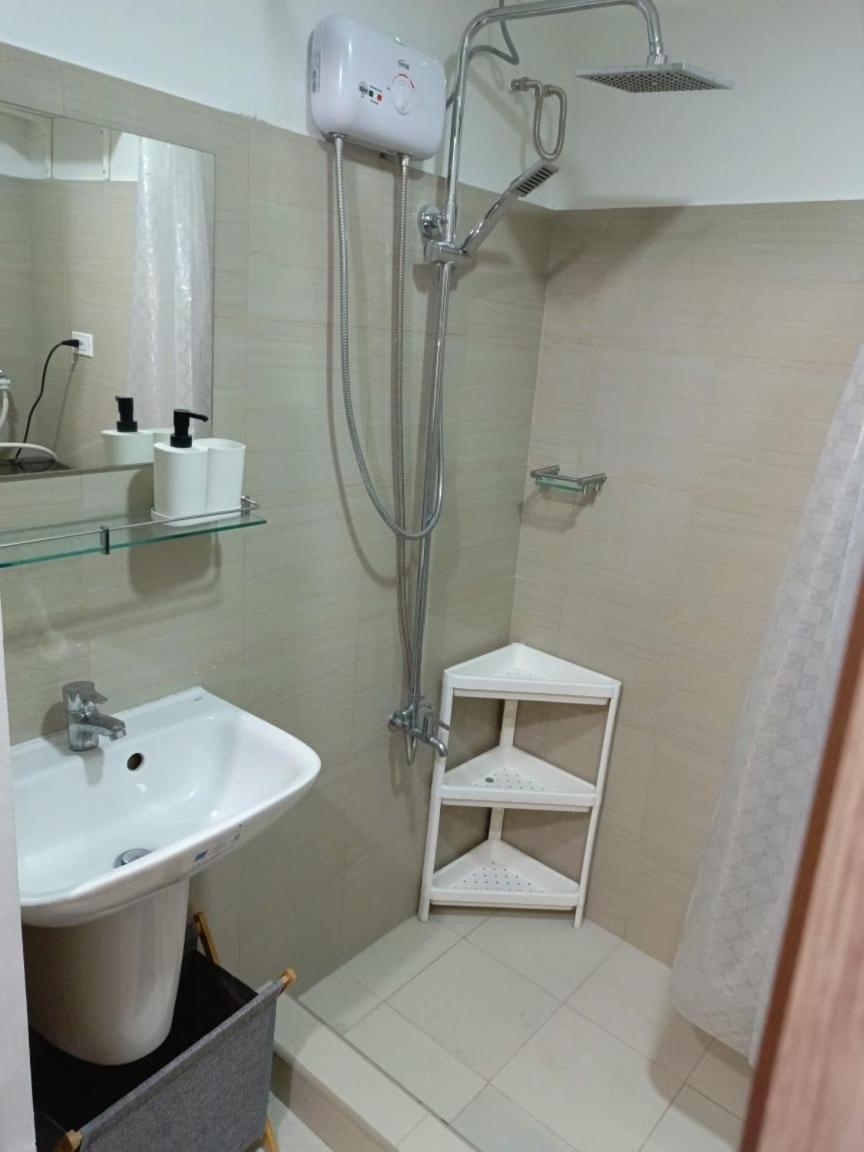 Shore 2 Residences High Speed Internet Walking Distance To Moa And Ikea Манила Екстериор снимка