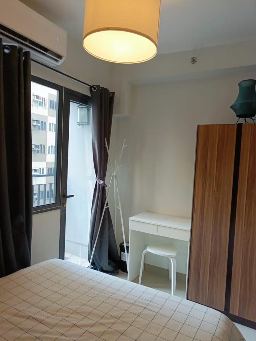 Shore 2 Residences High Speed Internet Walking Distance To Moa And Ikea Манила Екстериор снимка