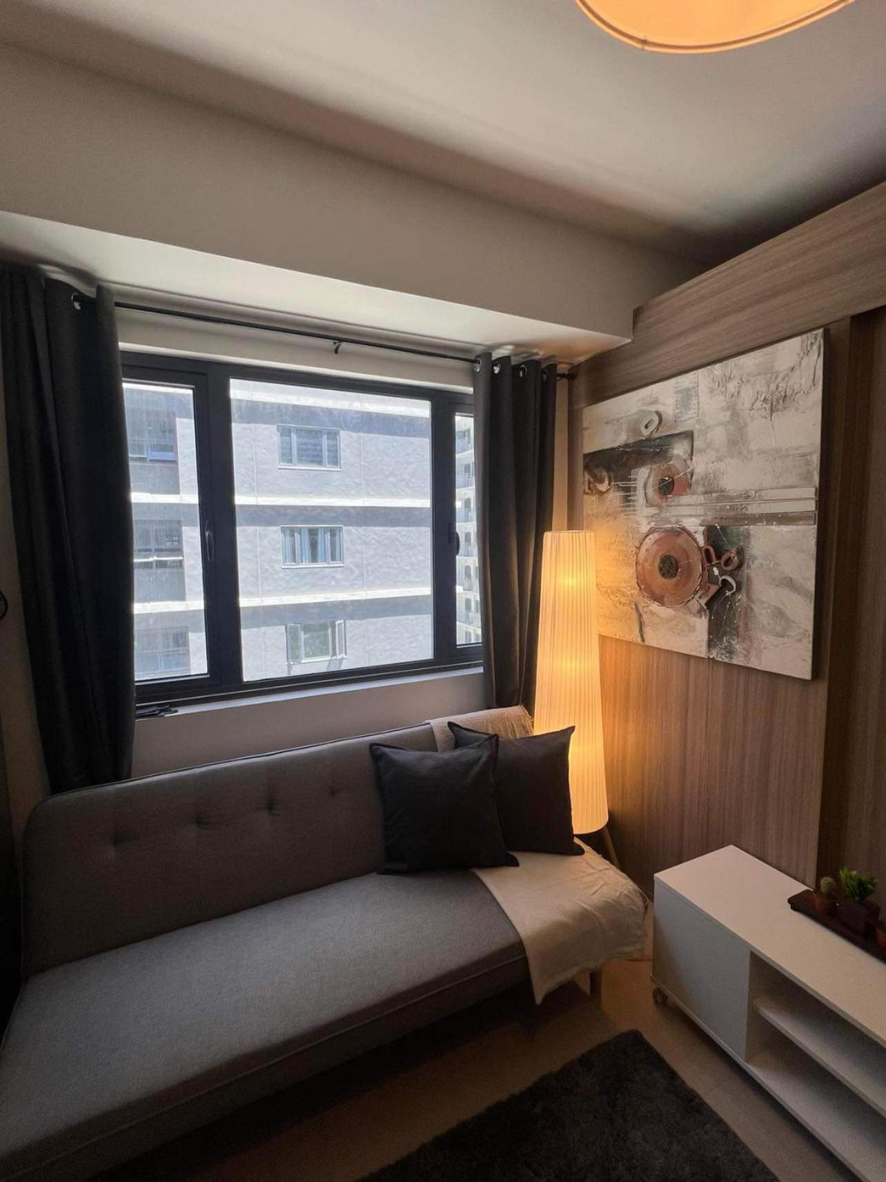 Shore 2 Residences High Speed Internet Walking Distance To Moa And Ikea Манила Екстериор снимка